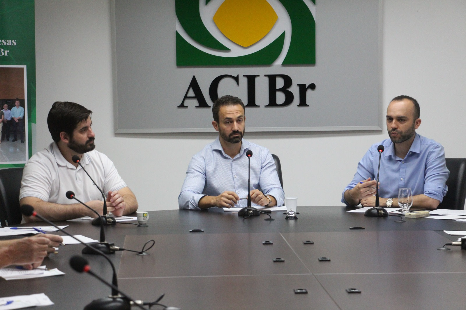 Núcleo de Empresas Contábeis da ACIBr recebe vereador André Vechi
